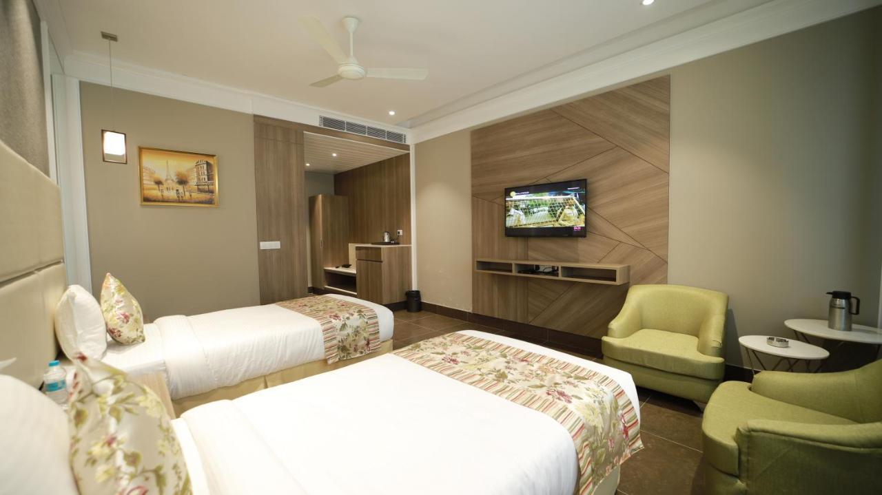 The Grand Village Moradabad Eksteriør billede